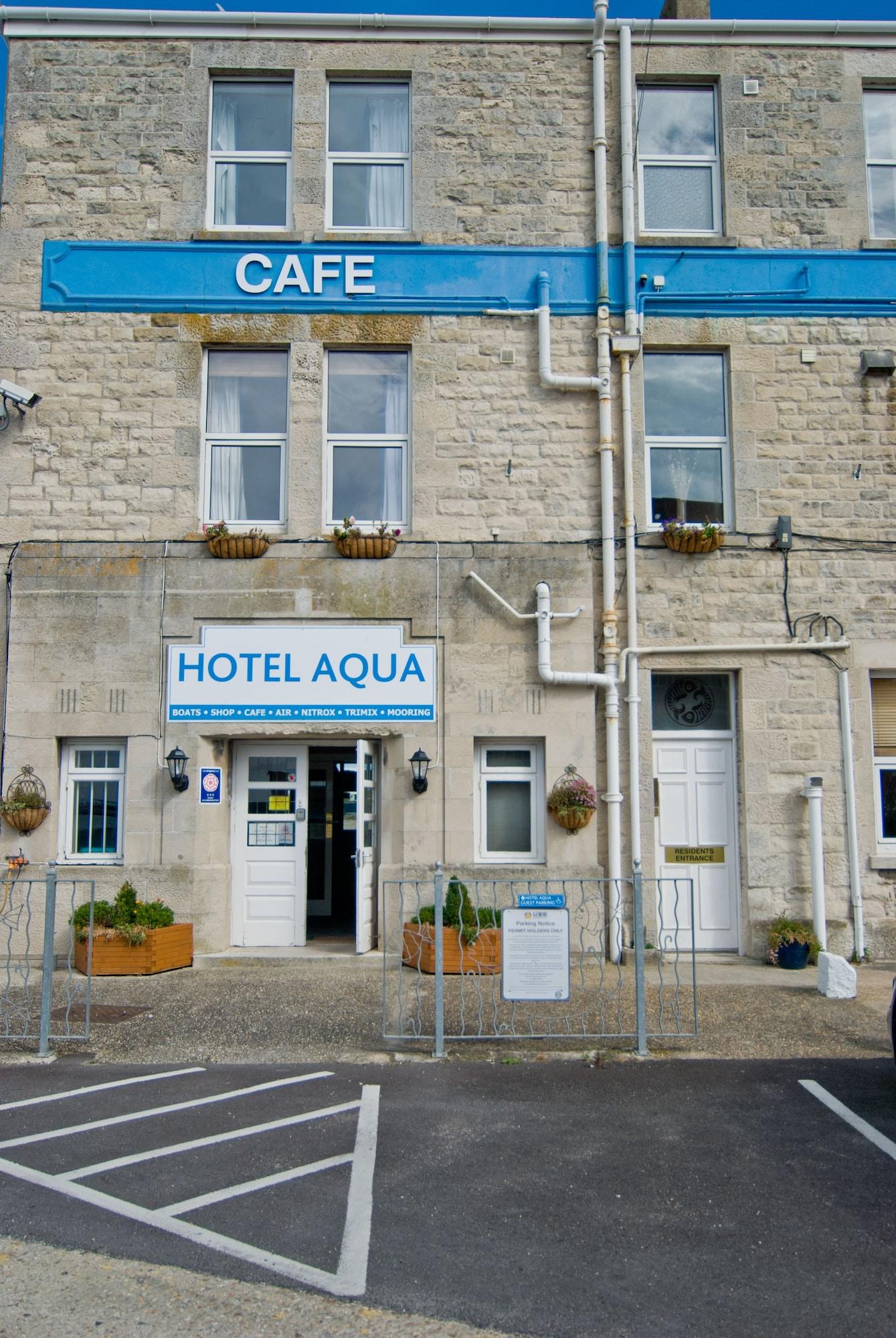 The Aqua 3*